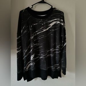 Lularoe Hannah Sweater 🖤